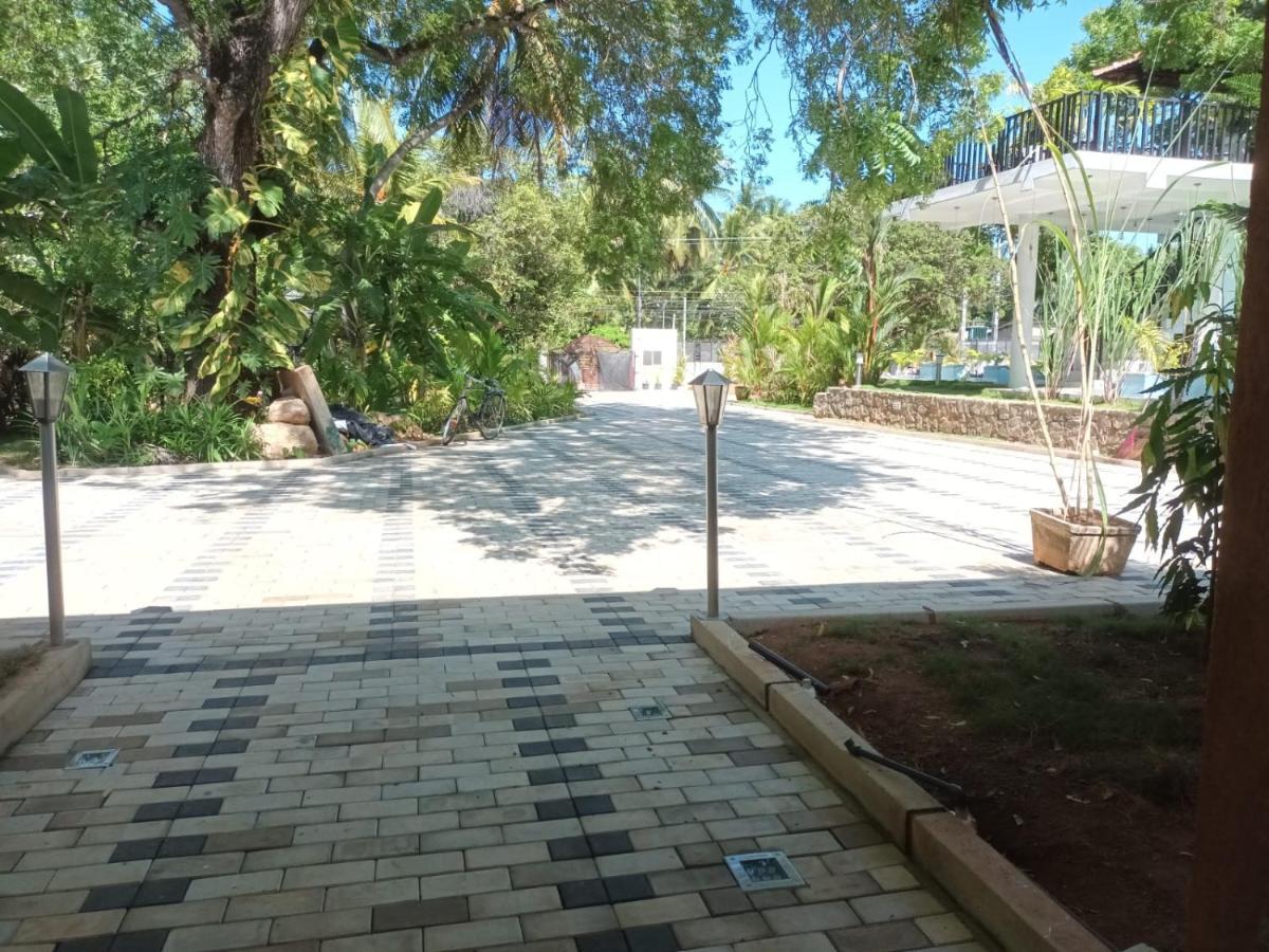 Lucky Beach Resort Trincomalee Luaran gambar