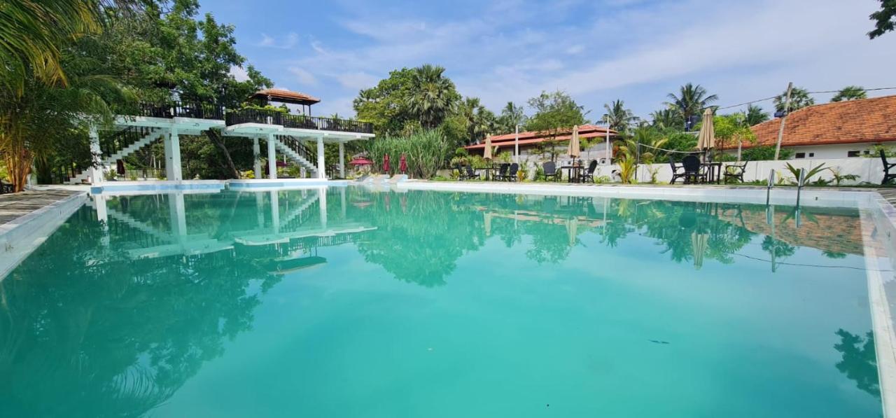 Lucky Beach Resort Trincomalee Luaran gambar